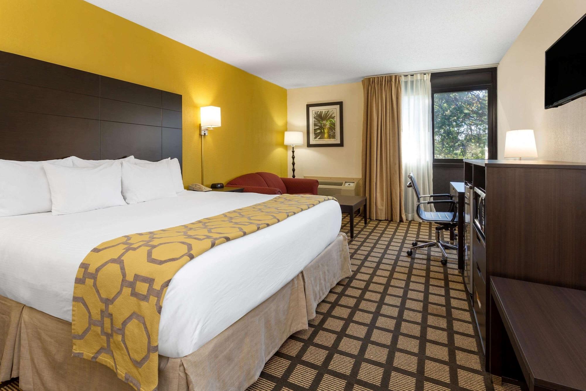 Baymont By Wyndham Queensbury/Lake George Bagian luar foto