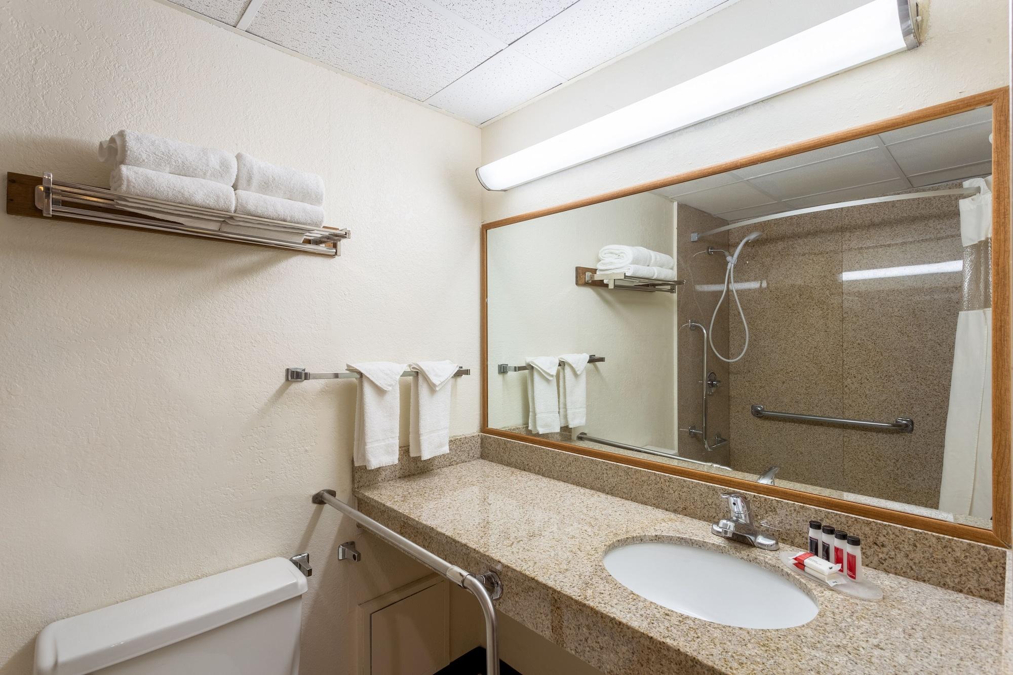 Baymont By Wyndham Queensbury/Lake George Bagian luar foto