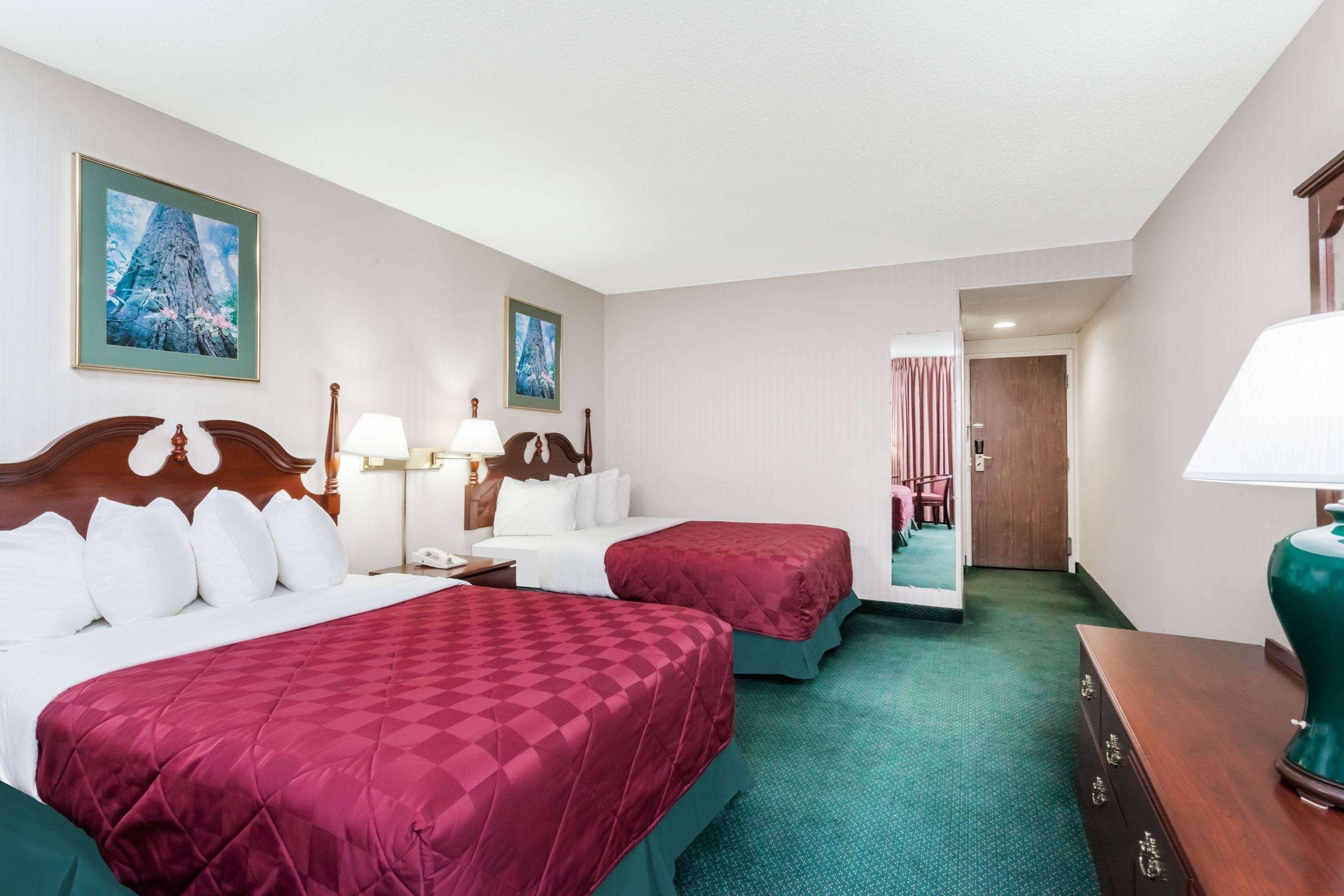 Baymont By Wyndham Queensbury/Lake George Bagian luar foto