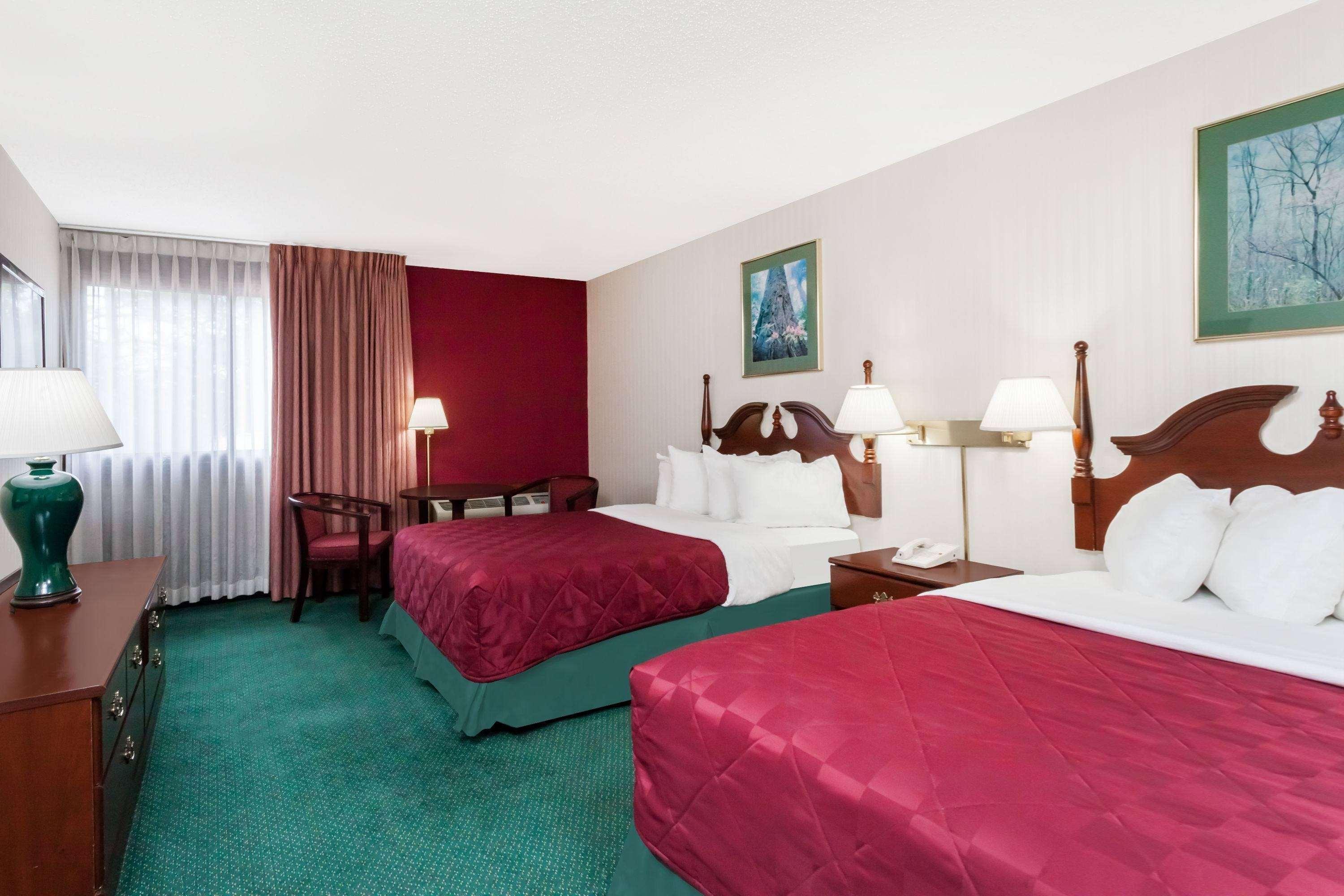 Baymont By Wyndham Queensbury/Lake George Bagian luar foto