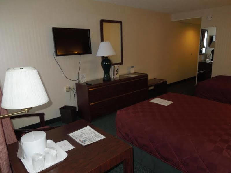 Baymont By Wyndham Queensbury/Lake George Bagian luar foto