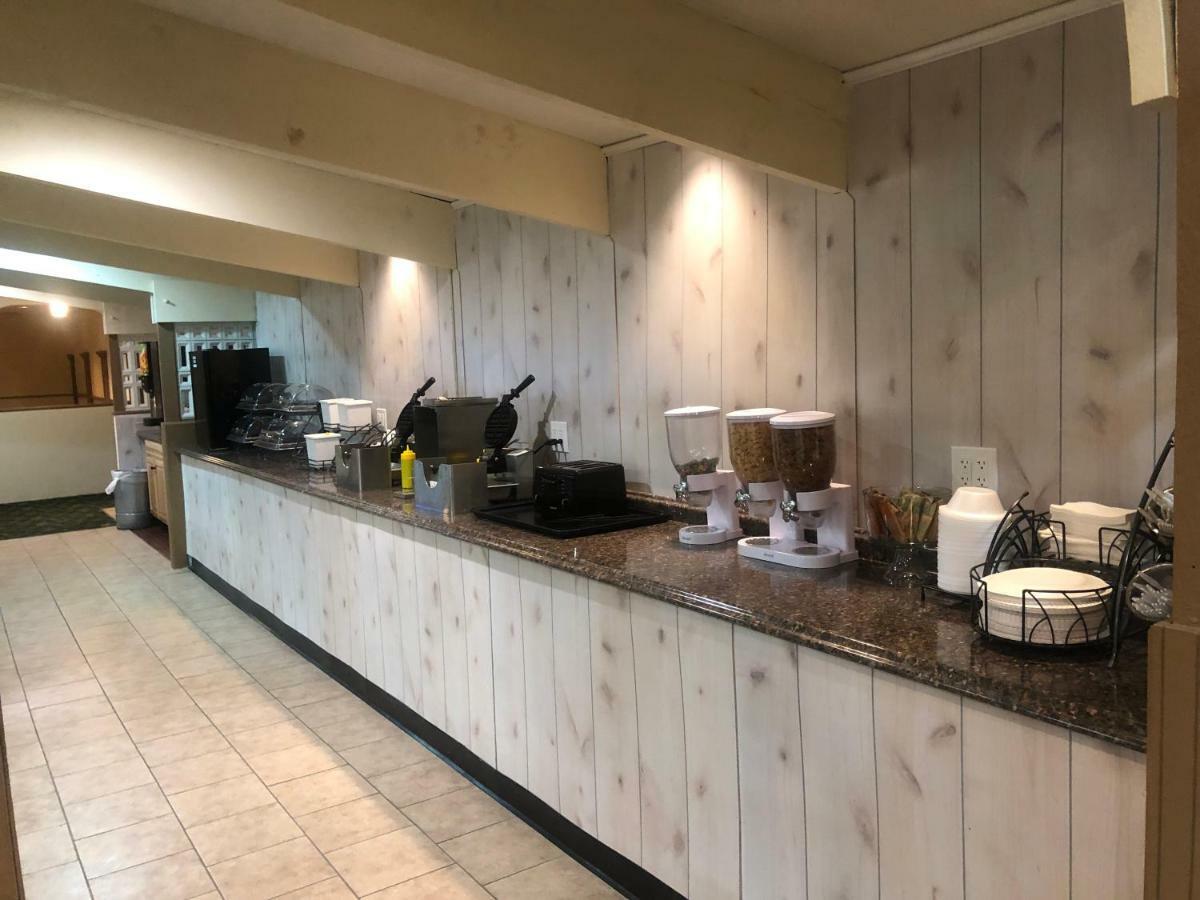 Baymont By Wyndham Queensbury/Lake George Bagian luar foto